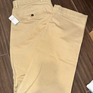 Gap Men's Classic Straight Chino Pants - khaki 32 x 32 NEW
